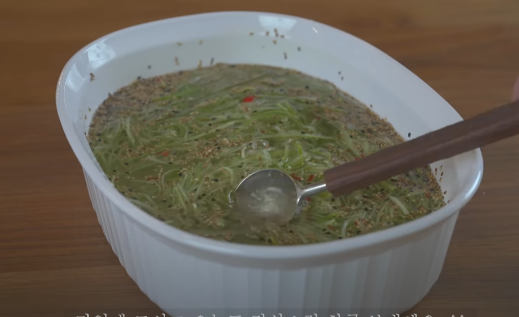 마카롱여사의 초간단 오이냉국