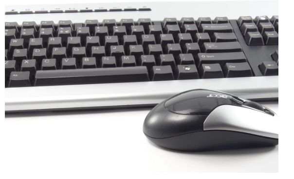 무료 프록시 리스트 사이트에서 IP 주소와 포트 번호를 확인하는 화면