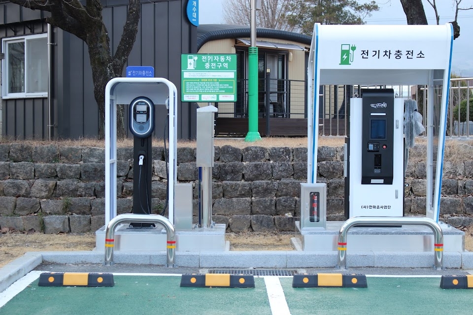 완속-급속-충전기-사진