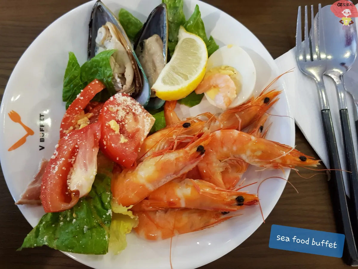 호주-시드니-근교여행-돌고래-크루즈-후-점심-해산물-뷔페