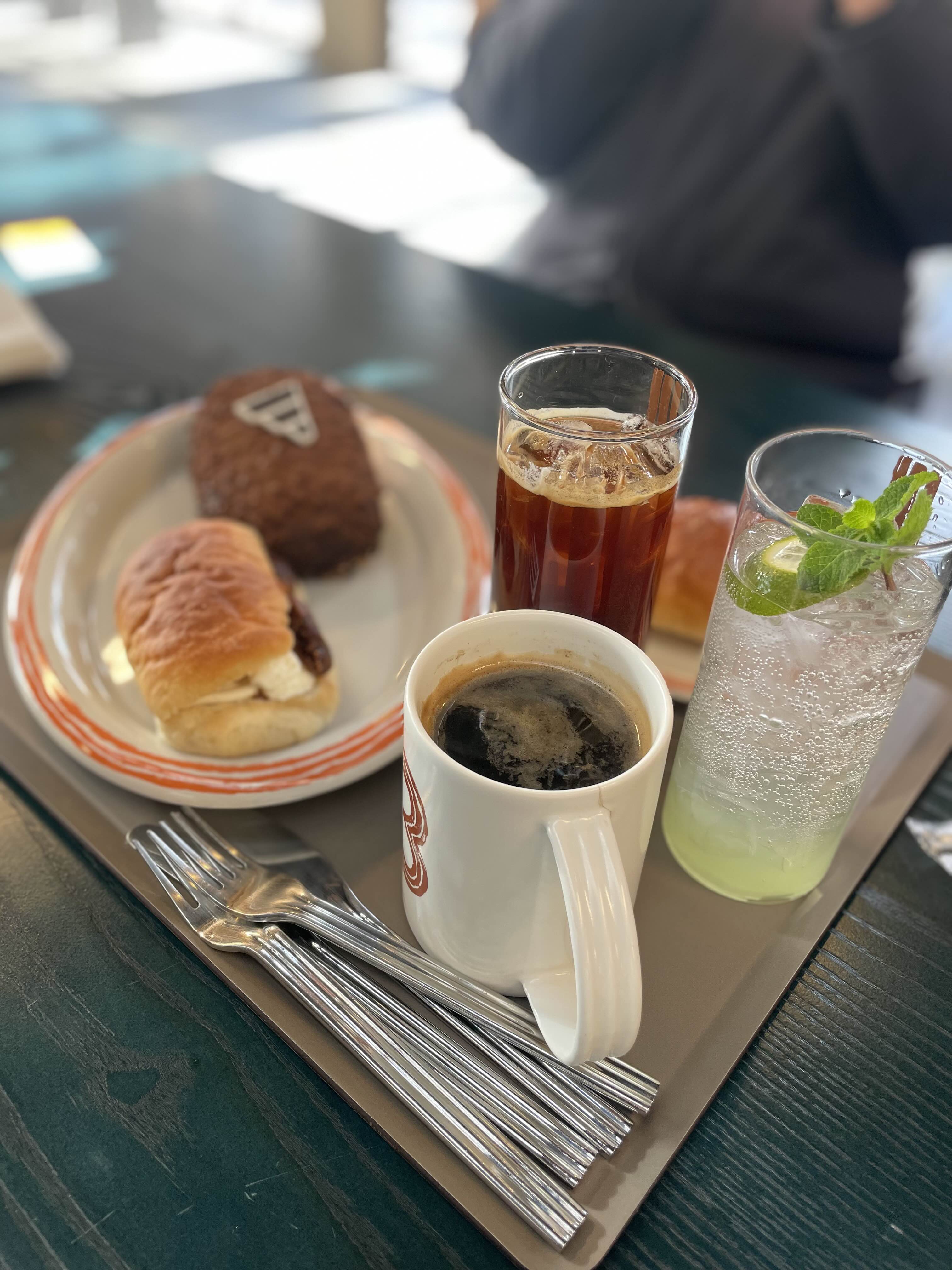 성수동 3 STRIPES 아디다스 카페