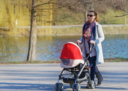 유모차 바퀴 종류와 차이(에어타이어, 고무바퀴, 플라스틱) 관련 사진