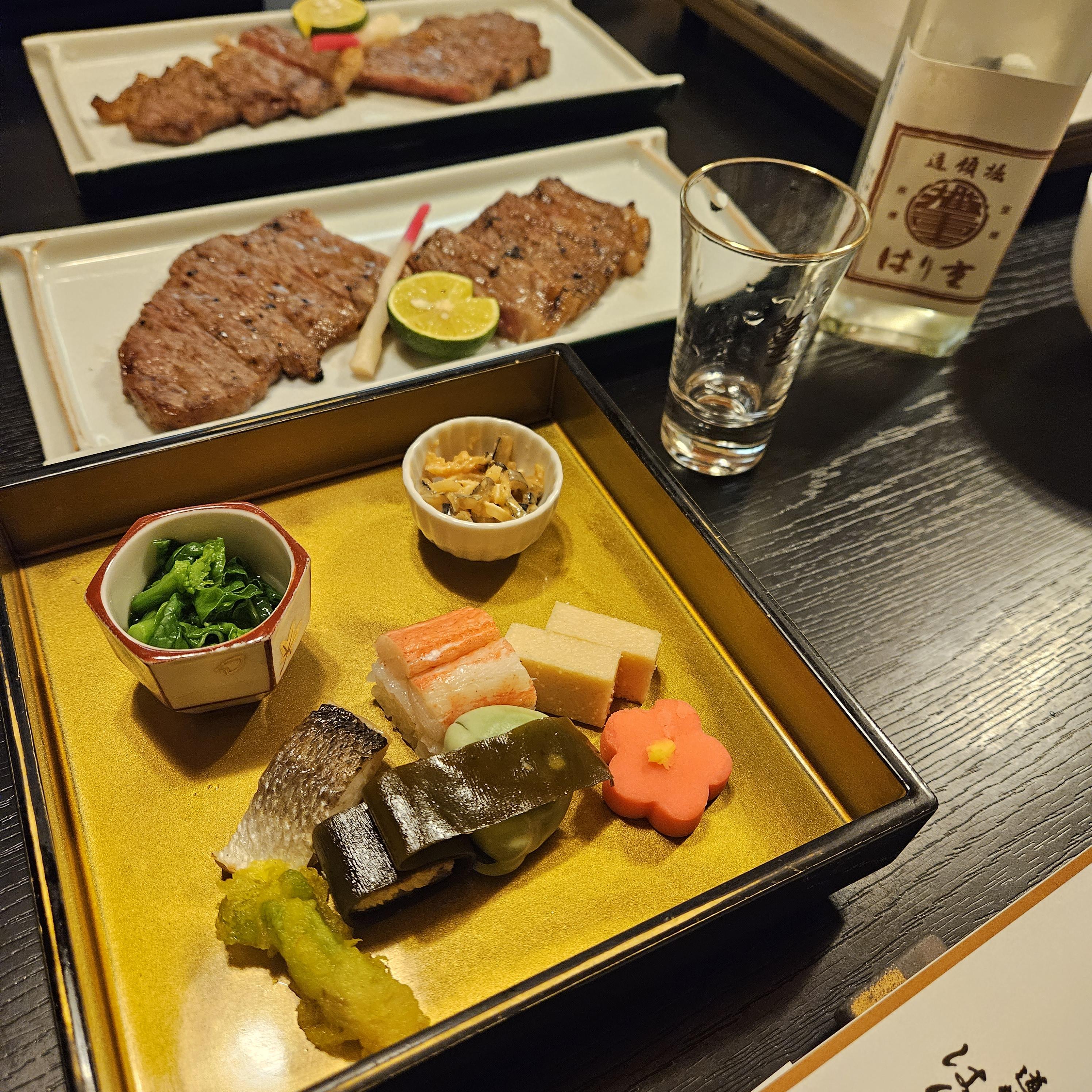 전채 요리와 스테이크