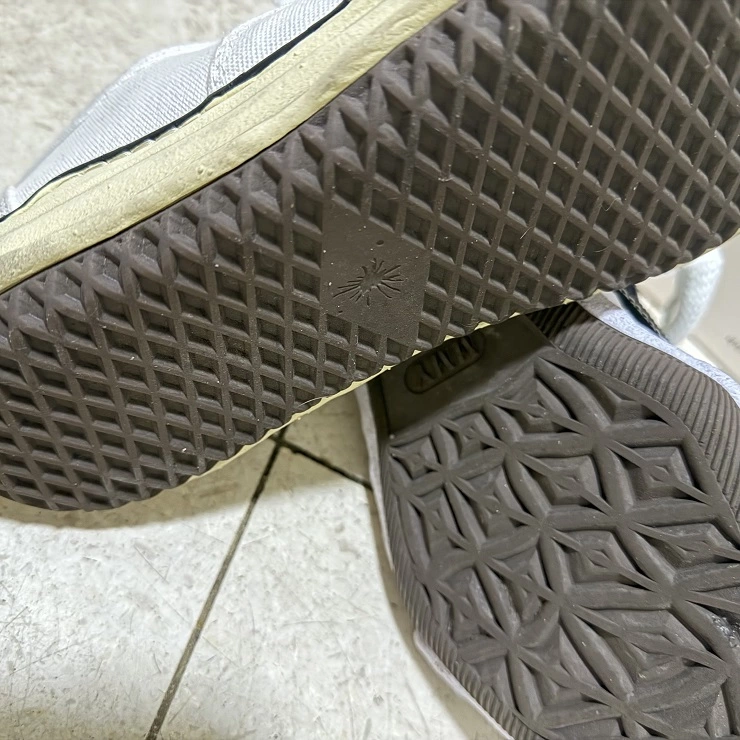 모델마다 모양이 다른 아웃솔