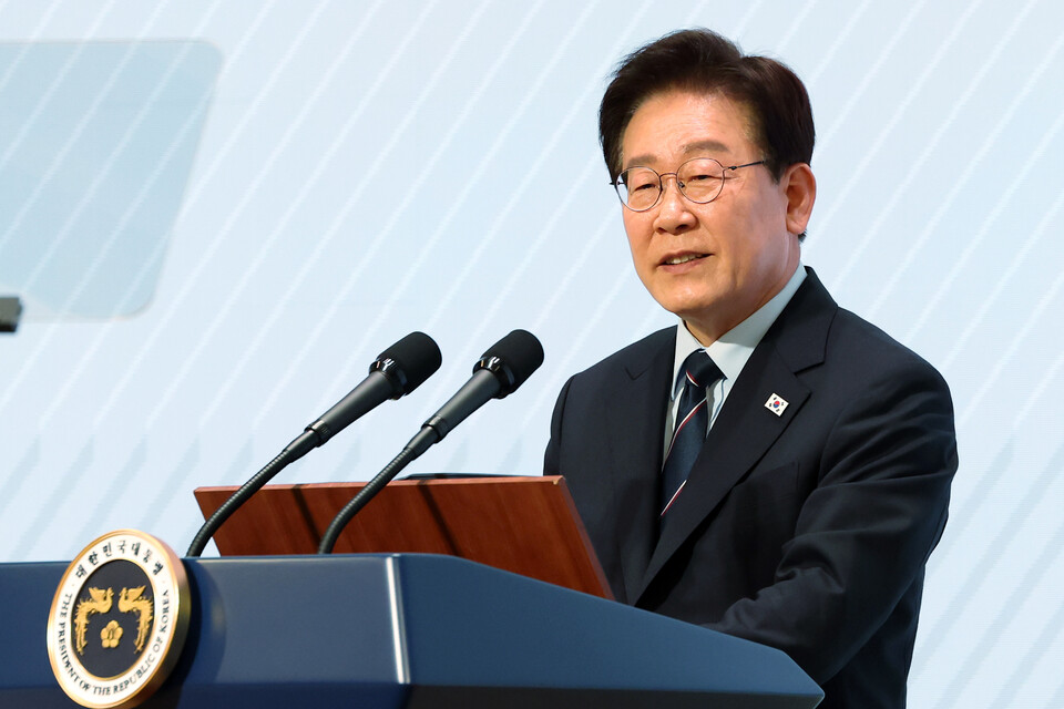 이재명 대통령 매점매석 강력 경고: 물품 전량 몰수와 30% 신고 포상금제의 모든 것