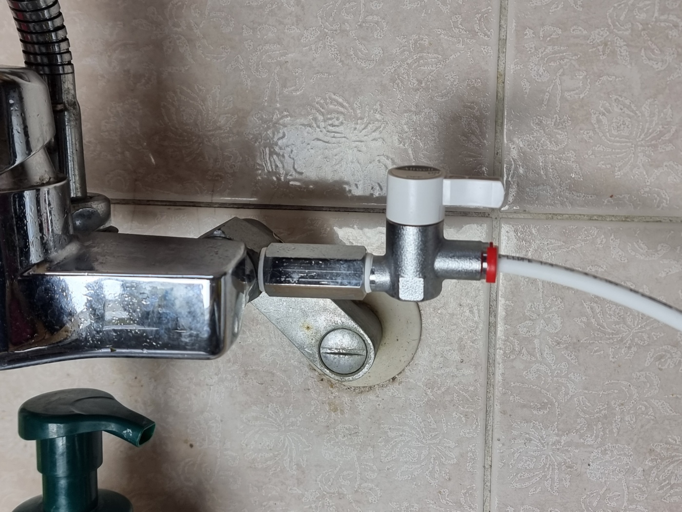 무타공 정수기 싱크대 밸브 연결부 - 25년된 아파트 타공없는 설치 가능