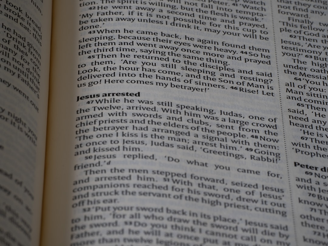 'EDWARDS'에서 가장 중요한 명사는 'Legacy'입니다.