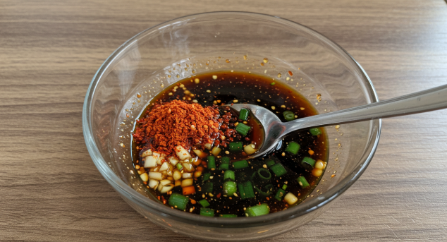 진간장, 고춧가루, 다진 쪽파 등 양념간장 재료들