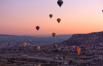 우상향을 풍선으로 표현