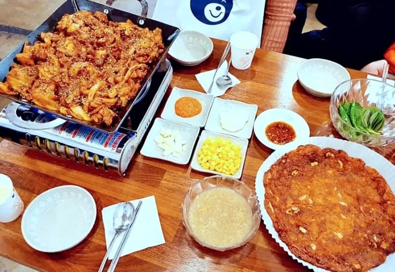 미운우리새끼 미우새 김종국 남창희 딘딘 소야 축구 풋살 마치고 간 눈꽃 치즈 삼겹 김치 구이 삼겹살 맛있는 식당 잠실새내역 잠실 고깃집 맛집