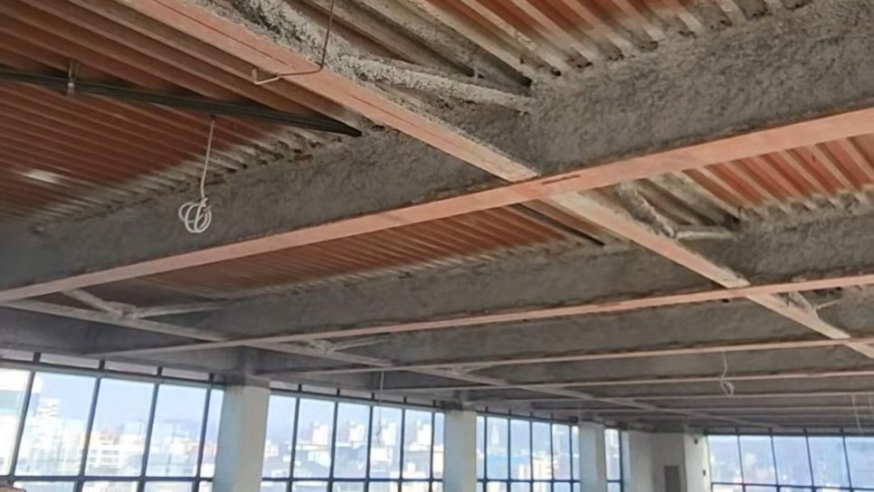 시공 전 천장 상태 모습