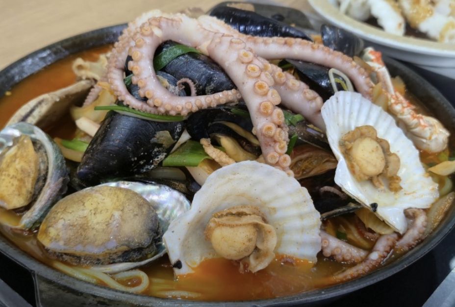대구 달성군 다사 짜장면 맛집 &amp;#124; 생방송투데이 &lsquo;리뷰 믿고 한 입&rsquo; 나온 무쇠짬뽕 