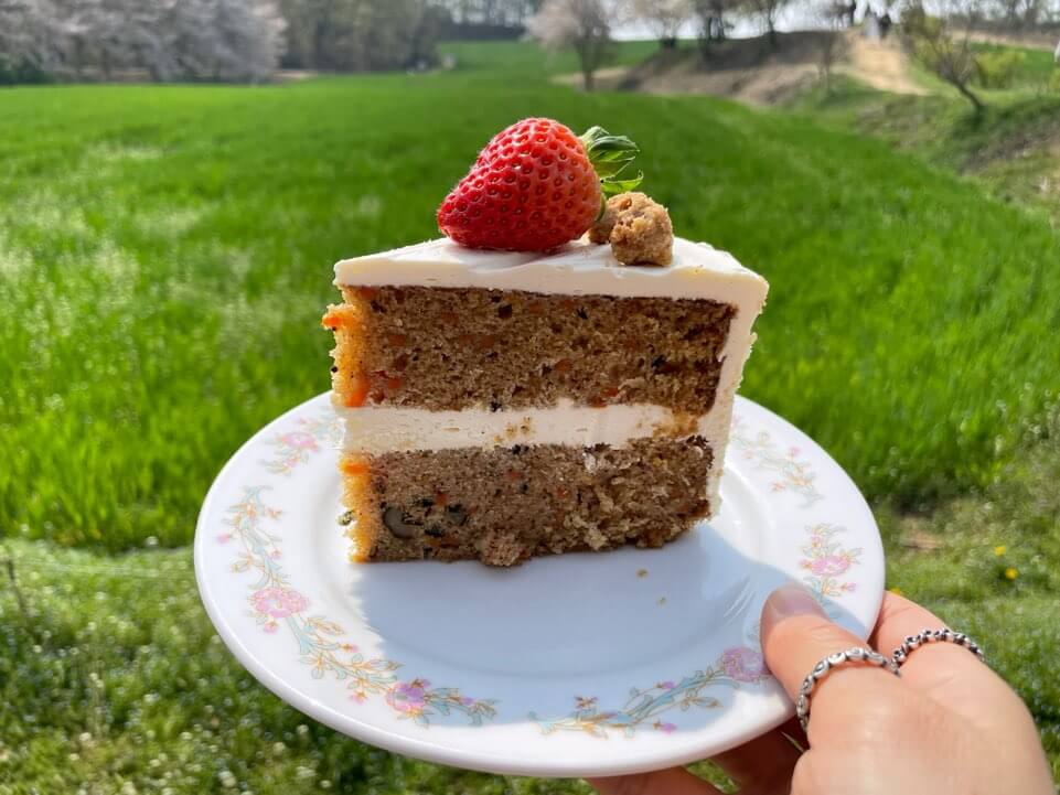 카페-피어라-시그니처-당근-케이크