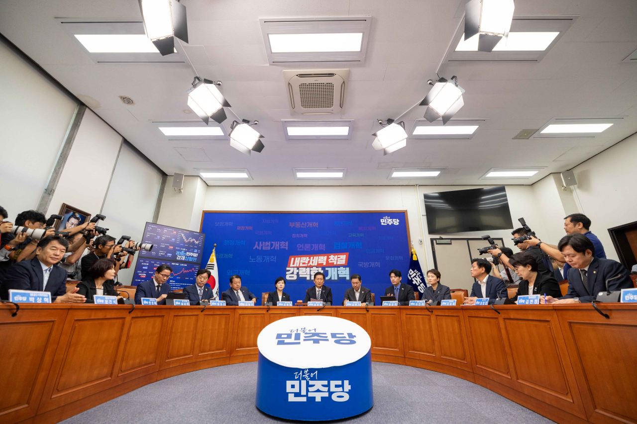 공영방송 이사회 회의실(이미지 업로드 슬롯)