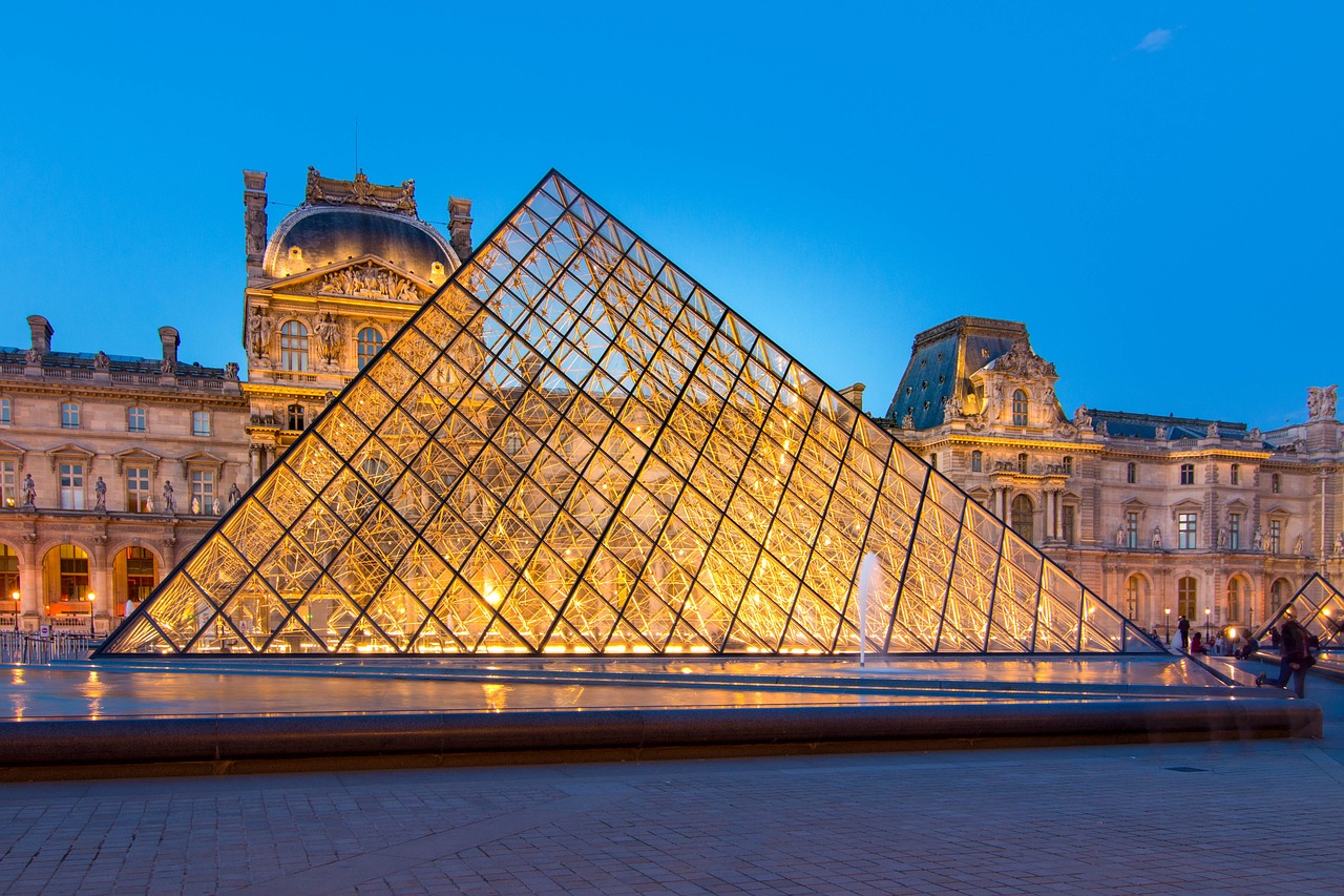 루브르 피라미드 (Louvre Pyramid)