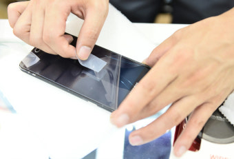 스마트폰 화면 보호 필름 붙이는법