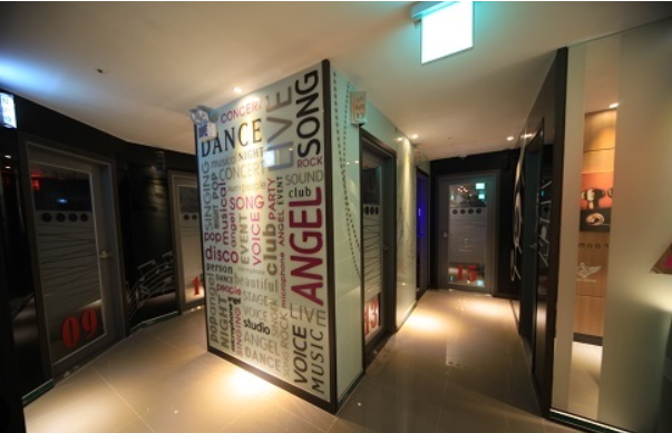 2025년 노래방 트렌드 '코노'