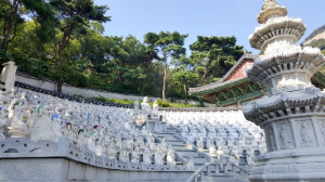 보문사 석실안의 불상들