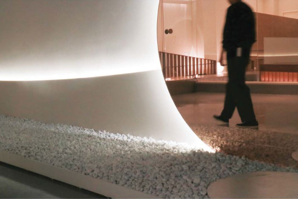 외부 조형물(달)