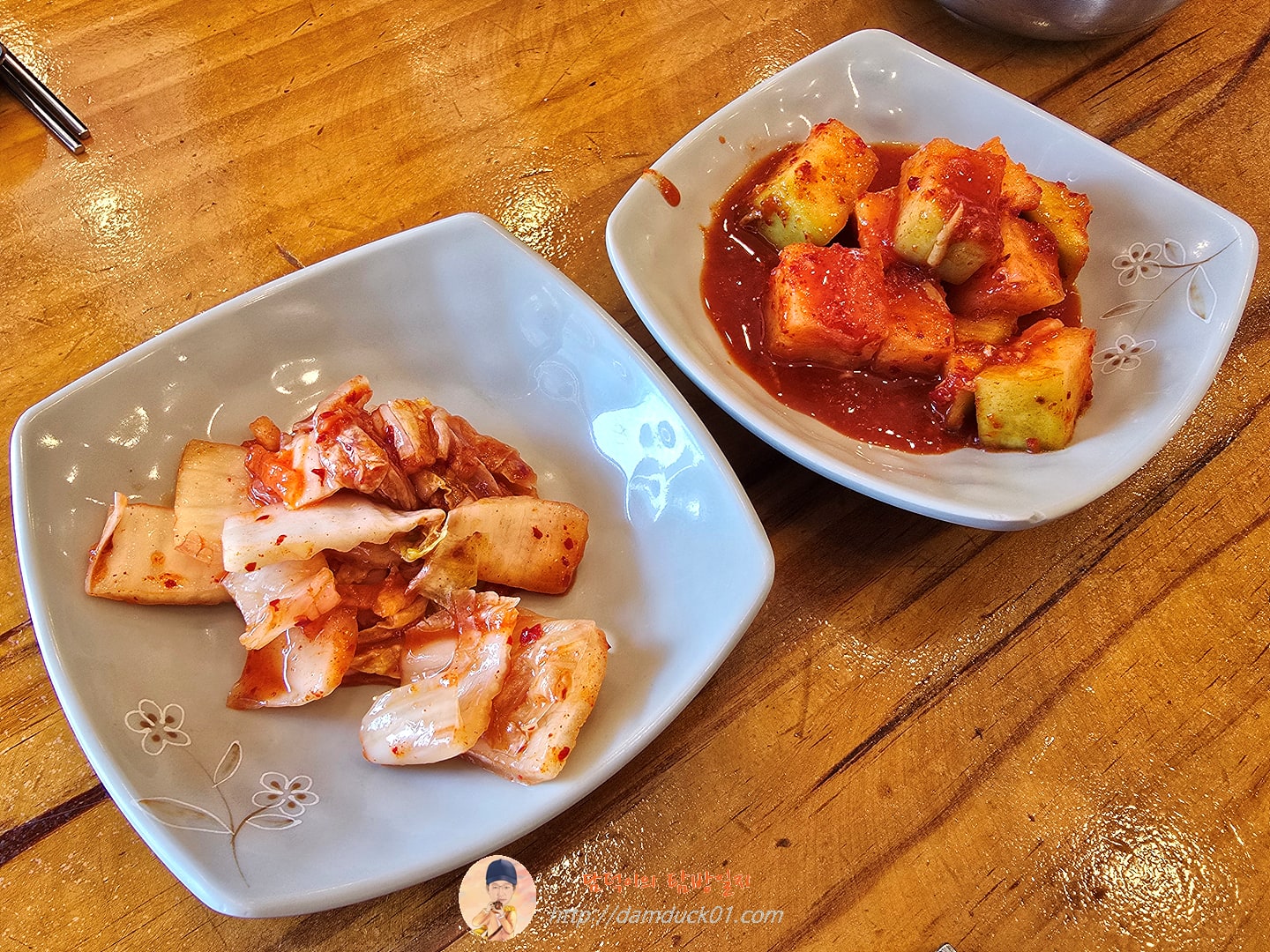 장비빔국수와 굴국밥보쌈 반찬