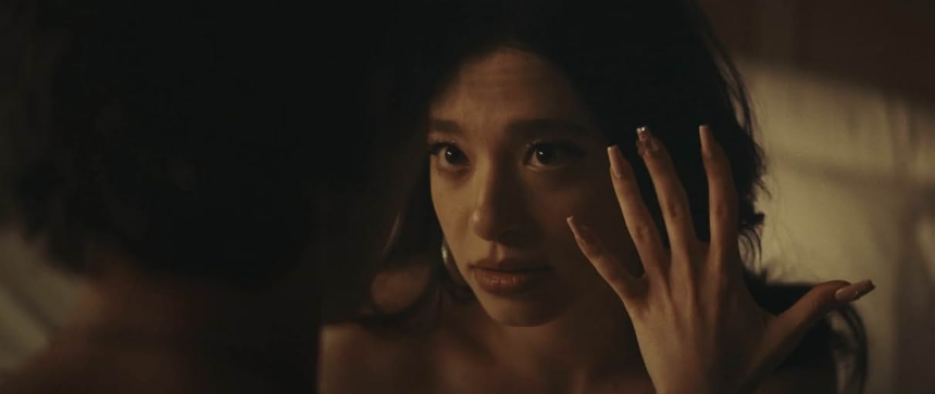 영화 '아노라' (Anora) 리뷰 - 강렬한 스토리와 현실적인 로맨스!