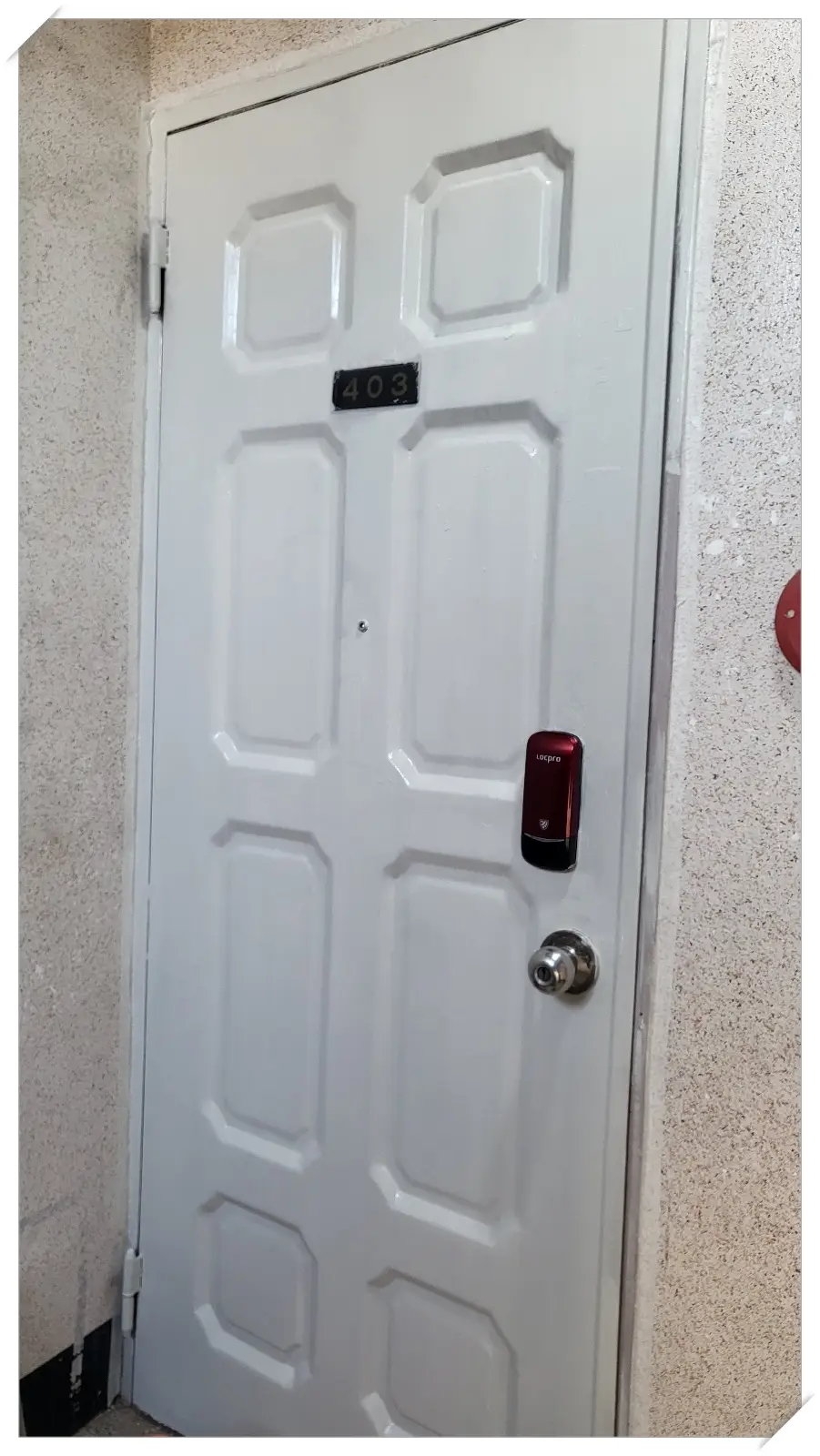 현관문-페인트-3번칠한것