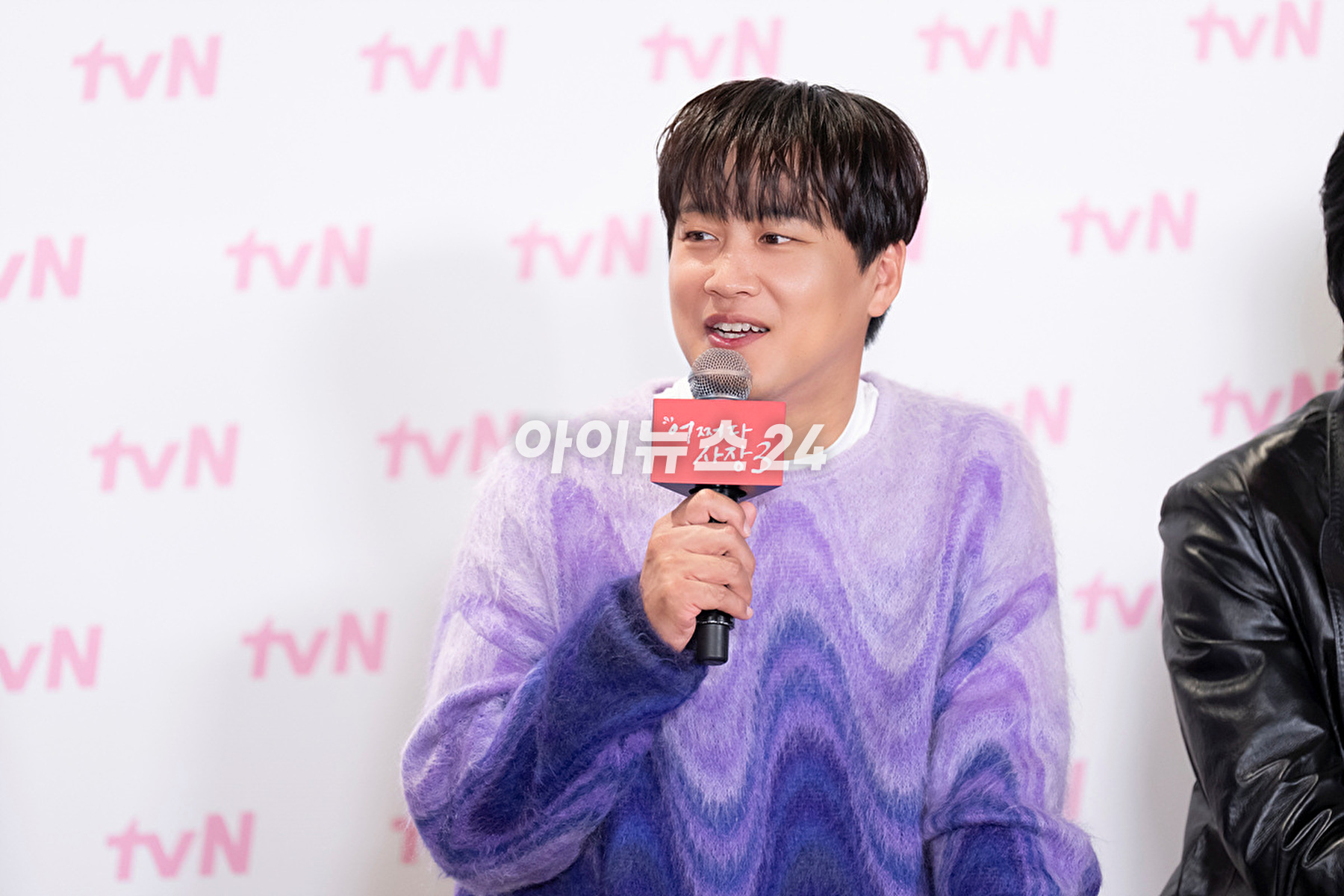 &#39;어쩌다 사장3&#39; 제잘발표회에 참석한 차태현 [사진=tvN]