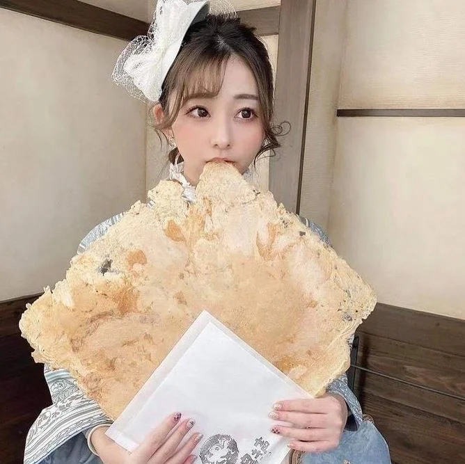 타코노나키고에 아사쿠사점(아사쿠사역 츠쿠바 EXP)|얼굴보다 큰 문어 센베이