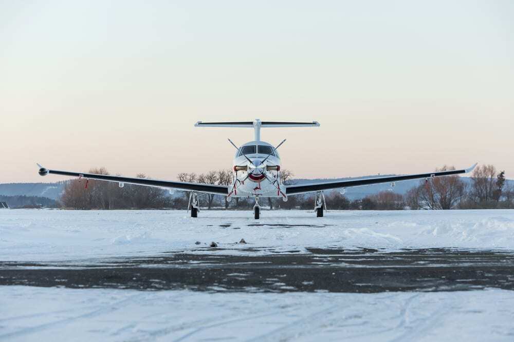 Menerbangkan Pesawat