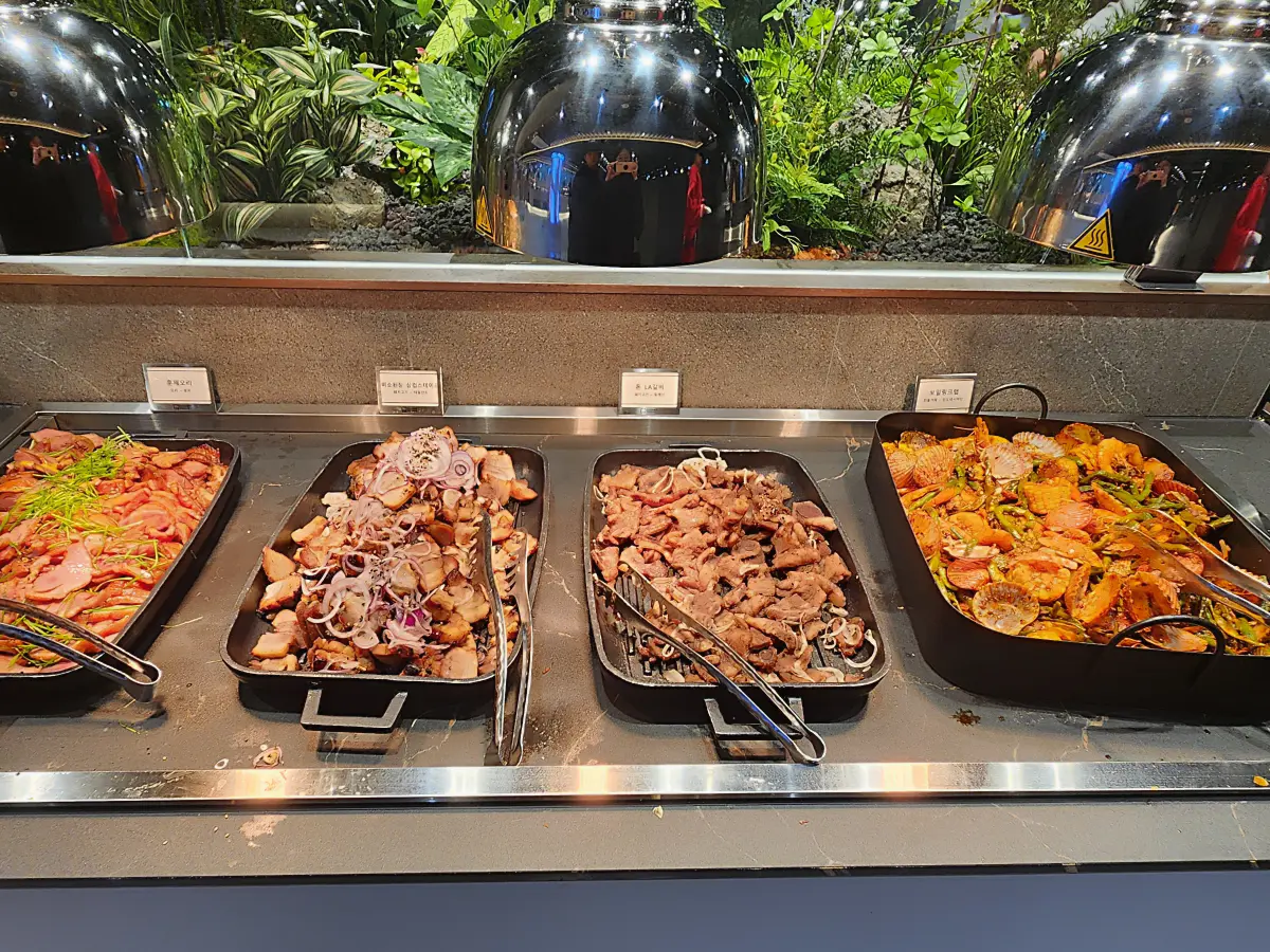 마곡-맛집-고메스퀘어-발산점-고기종류-오리고기-돼지고기-삼겹살-수육