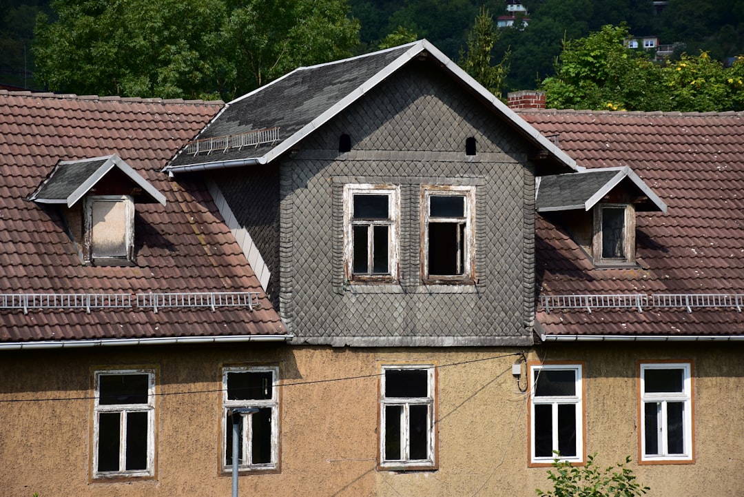 Housing pension