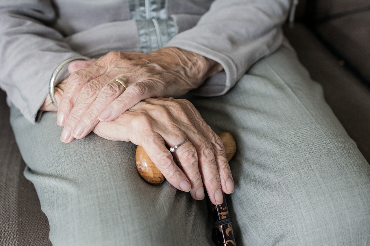 How-to-Speak-English-to-the-Elderly