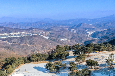 눈쌓인-산
