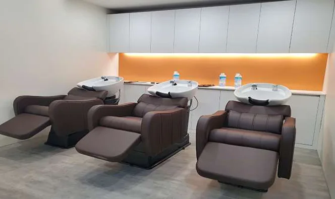 더줌뷰티 미용가구 전시장