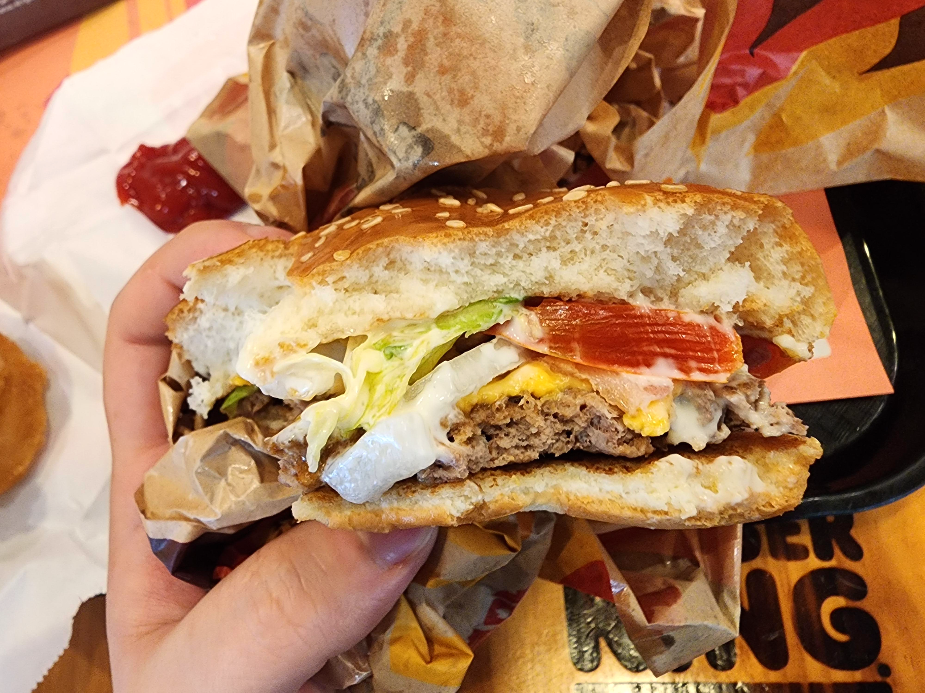 버거킹_베이컨치즈비프라구와퍼