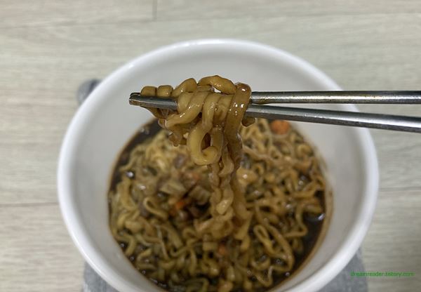 2022년 5월 팔도 일품 삼선짜장 라면