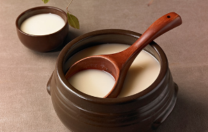 The Hangover King: Why You Experience Worse Hangovers with Makgeolli Than Hard Liquor.