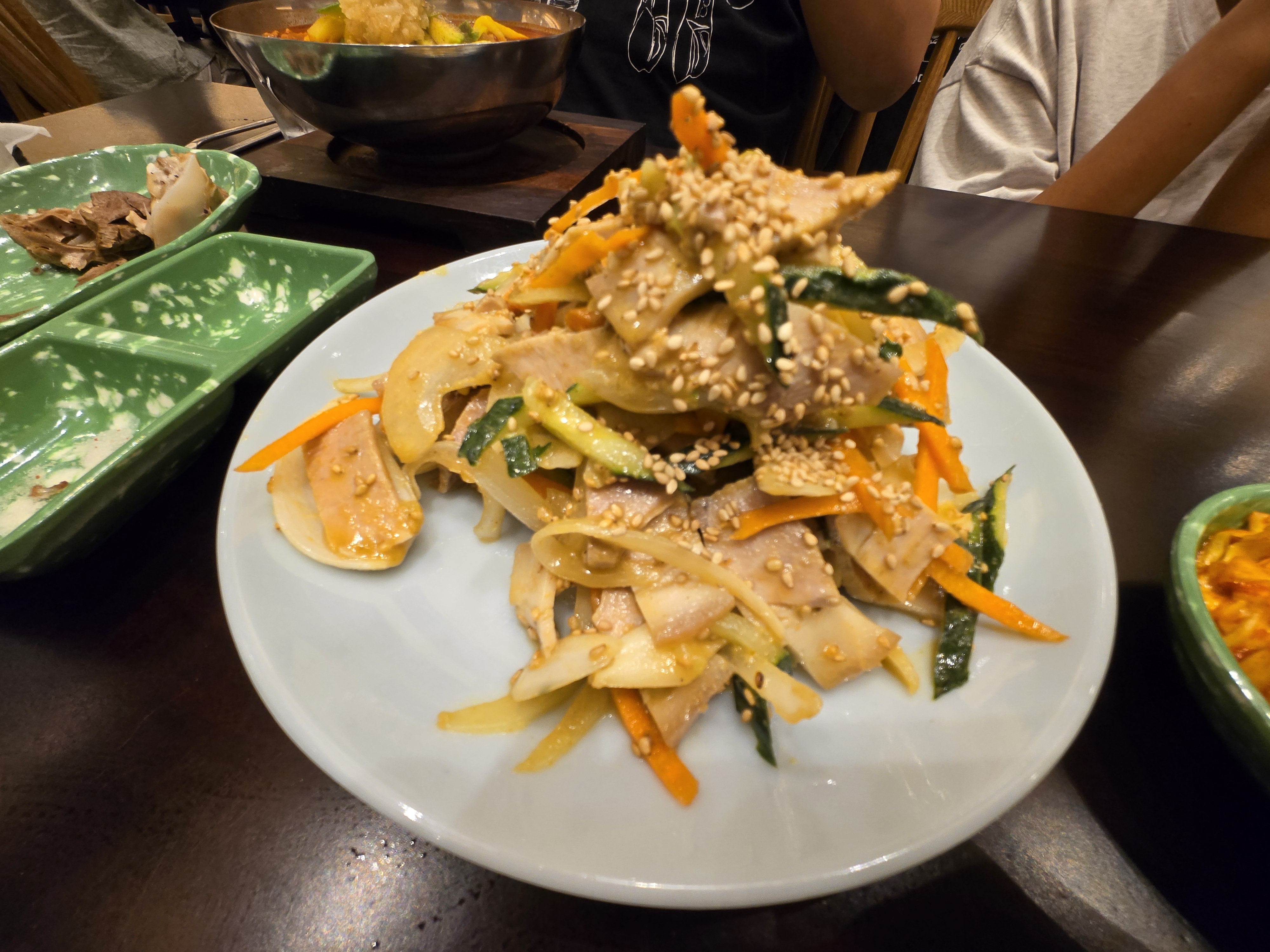 동대구역 산더미 돼지국밥 냉채 수육