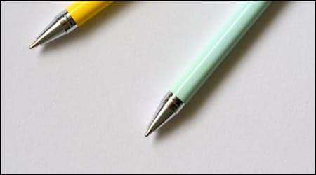유성 볼펜 2개