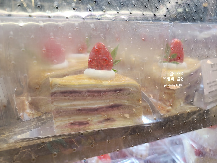 파리크라상 더 현대 서울 딸기 메뉴 디저트 케이크 타르트 티라미수 가격