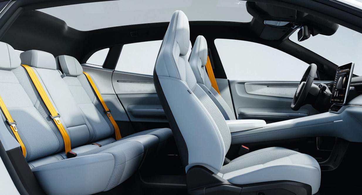 폴스타4의 외부/실내디자인 및 성능