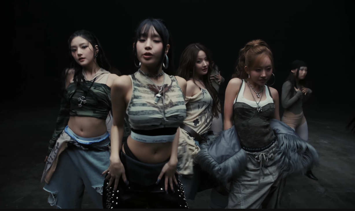 KISS OF LIFE Lips Hips Kiss