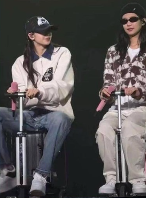 블랙핑크도 타고 다니는 캐리어 스쿠터 에어휠 전동 캐리어