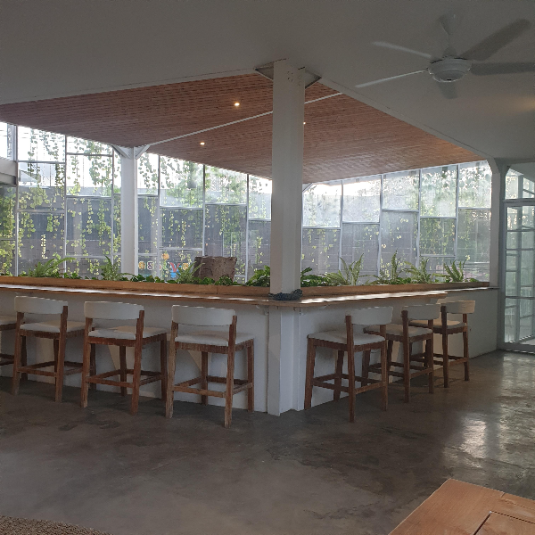 미엘 커피 짱구(MIEL Coffee Canggu): 발리 짱구(Bali Canggu) 지역 카페 ②_카페 내부_2층