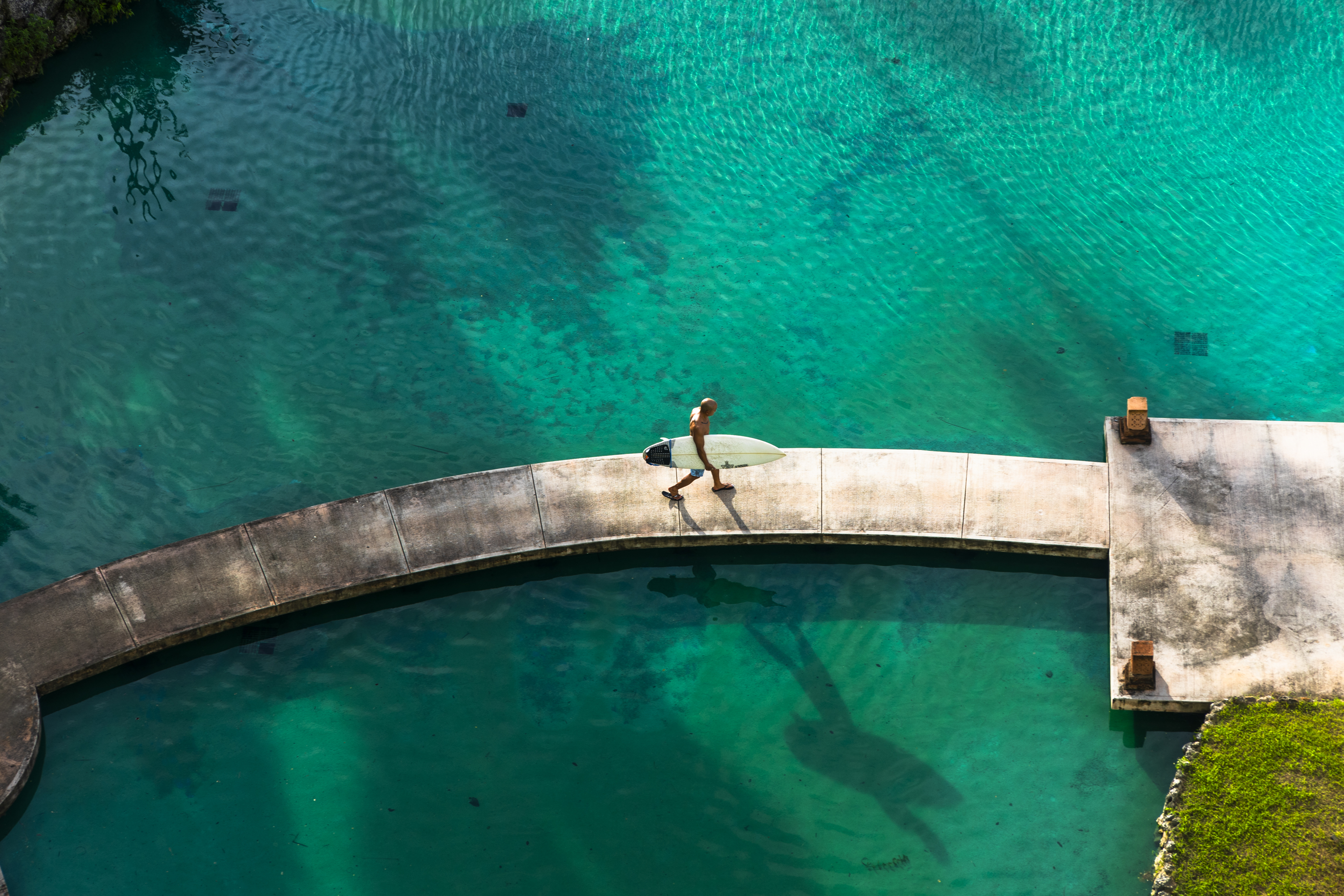 괌에서 서핑하기