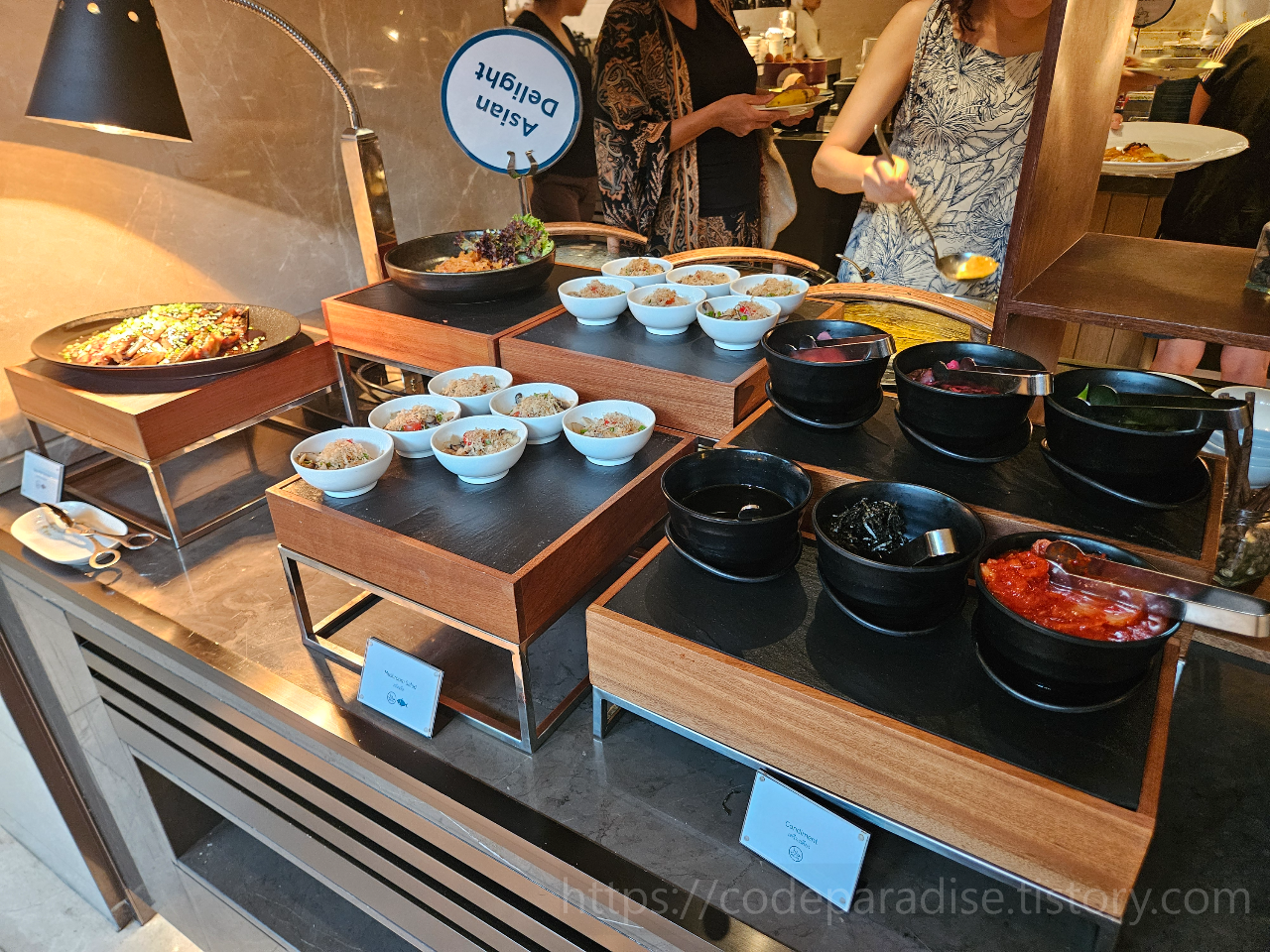 ํธํ
์ฌ์ง