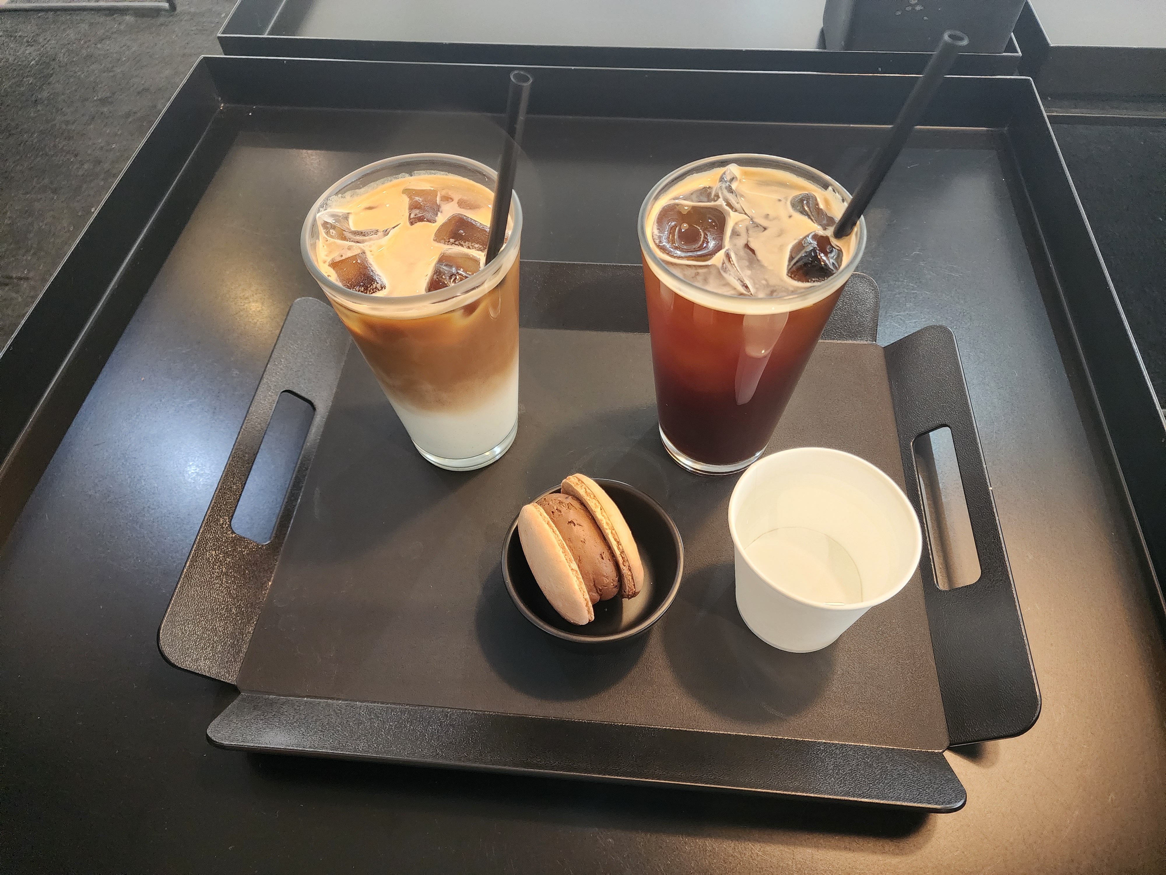 아메리카노, 카페라떼, 초코라떼 마카롱