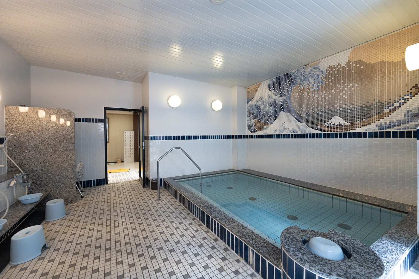 Original source photograph 28 for Osaka and Kansai Hotels: 36 Stay and Bathing Records, Plus 8 Official Introductions