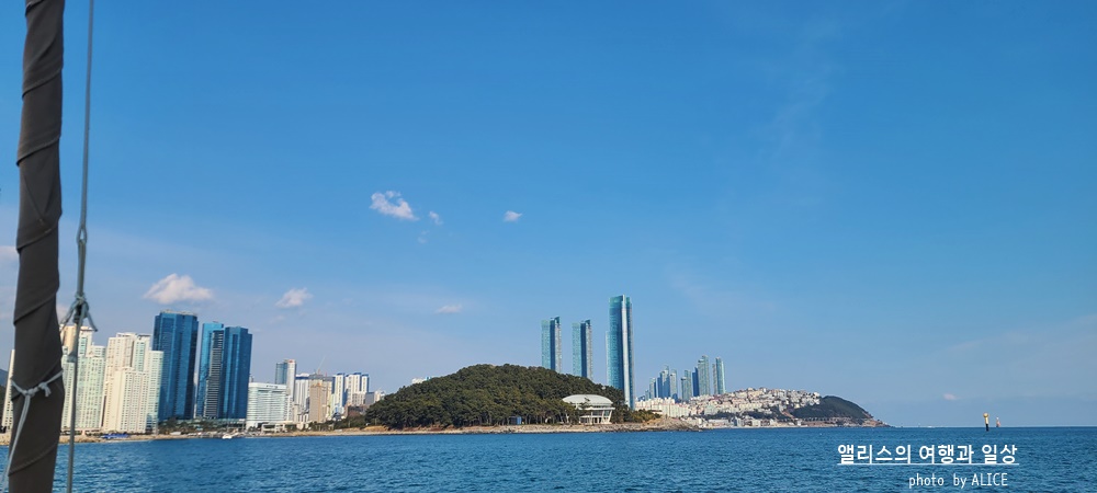 부산에서 여유를 즐기는 여행방법, 요트투어 (더베이101 출발)