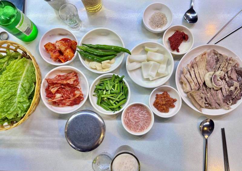대구 북구 서변동 가야산 돼지국밥 기본 상차림